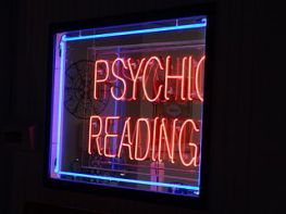 Nadia's_Psychic_Readings_01
